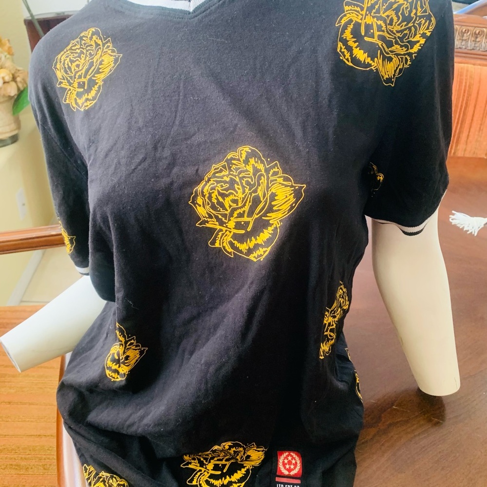 VOX POPULI boy’s shirt black print gold flowers